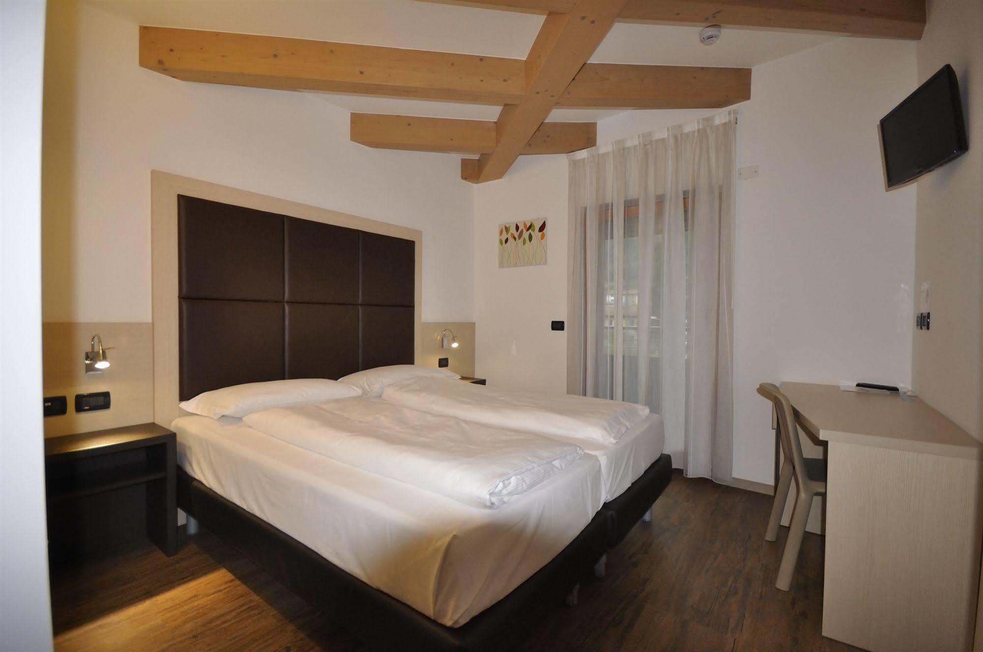 Villa Cameras Room And Breakfast Mori Exterior photo